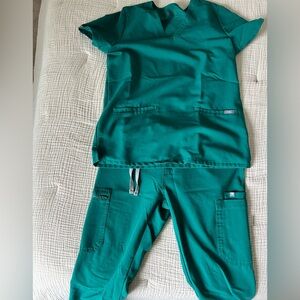 Figs Hunter green scrub set